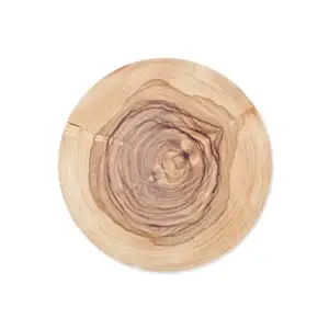 Protégez et décorez votre table avec style grâce à nos dessous de verre vinyle Invitez l'ambiance rustique et chaleureuse des montagnes chez vous avec nos dessous de verre en vinyle au look montagnard. Conçus pour protéger vos surfaces tout en ajoutant une note de charme alpin à votre décoration, ces dessous de verre sont parfaits pour créer une atmosphère cosy et authentique. Fabriqués en vinyle de haute qualité, ils sont durables, faciles à nettoyer et résistants aux éclaboussures, offrant une combinaison idéale de fonctionnalité et d'esthétique. Nos dessous de verre en vinyle au look montagnard se distinguent par leurs motifs inspirés des chalets alpins, des paysages enneigés et des éléments naturels. Disponibles dans une variété de designs évoquant la montagne, ils ajoutent une touche de rusticité élégante à toute table. Que vous organisiez un dîner chaleureux, une soirée autour de la cheminée ou une réunion en famille, ces dessous de verre apporteront une touche de convivialité montagnarde à vos moments de partage. Polyvalents et pratiques, nos dessous de verre en vinyle sont non seulement parfaits pour protéger vos tables des taches et des rayures, mais ils ajoutent également une touche décorative authentique à votre espace de vie. Leur surface antidérapante assure une adhérence parfaite sur toutes les surfaces, garantissant que vos verres restent bien en place. Offrez à votre intérieur une ambiance chaleureuse et montagnarde avec nos dessous de verre en vinyle, et savourez chaque instant avec style et confort. Composition Des dessous de verre vinyle 100% Made In France ­­­­­­PVC imprimés et découpés. Épaisseur 2,4 mm. Vernis protecteur mat anti-UV et de haute flexibilité. Résistance extérieure. Norme REACH et jouets, classement au feu, 100% recyclable, 0% phtalate. Excellente planéité et bonne stabilité dimensionnelle. Isolation sonore. Résistance accrue contre l’abrasion. Entretien Utilisez une éponge magique, c’est fantastique ! Convient au lave-vaisselle.