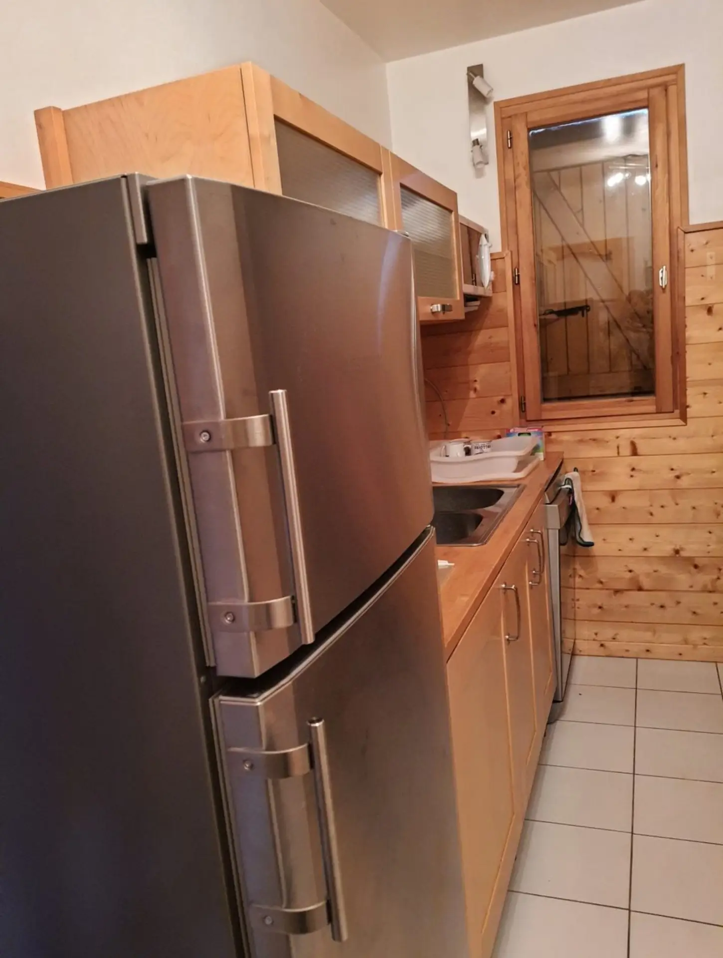 Avant : l'ancienne cuisine en pin