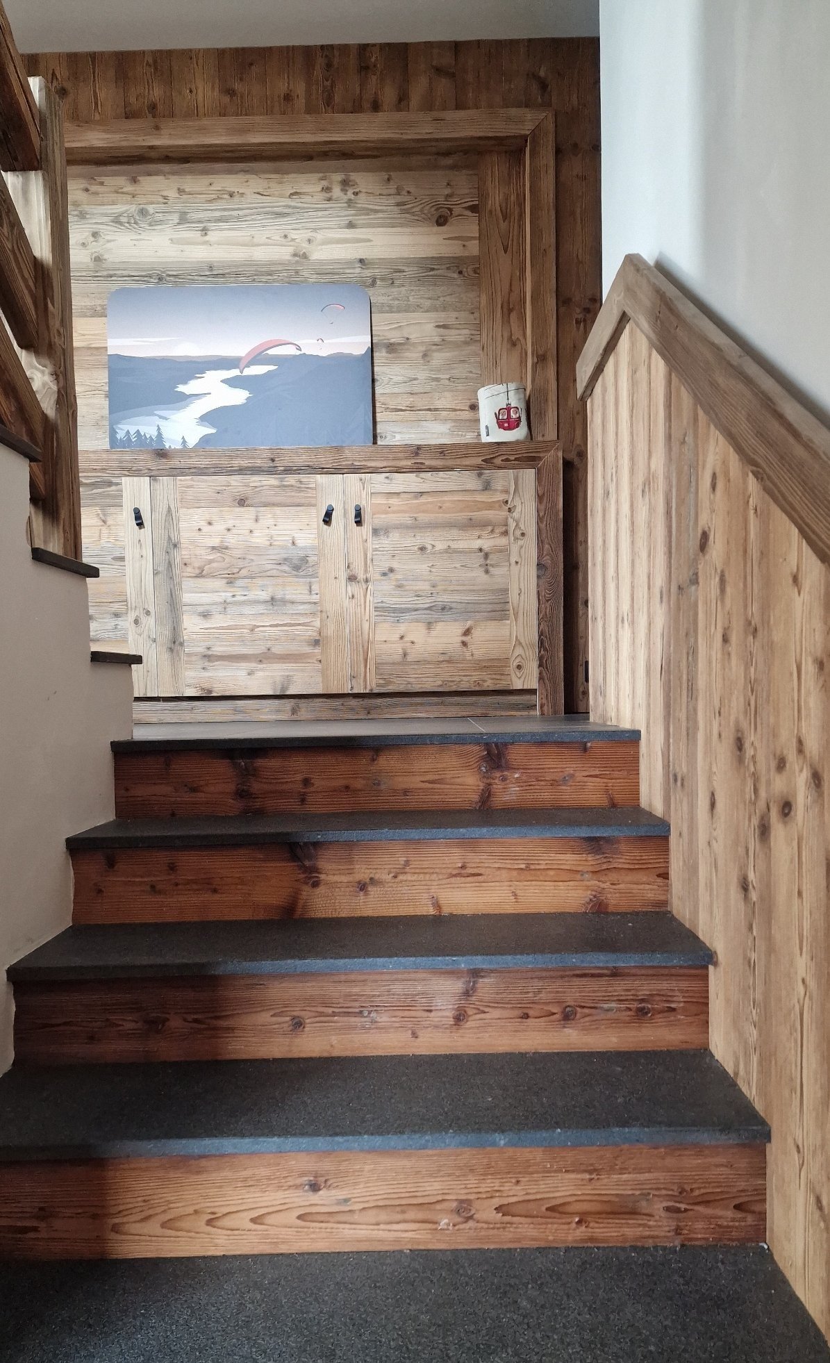 Arrivée sur le palier et sa niche