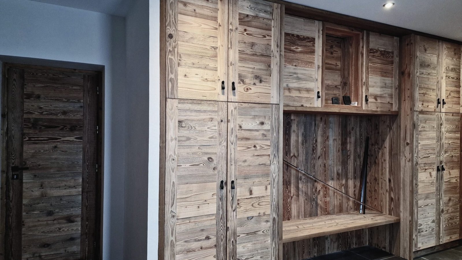 Dressing en vieux bois