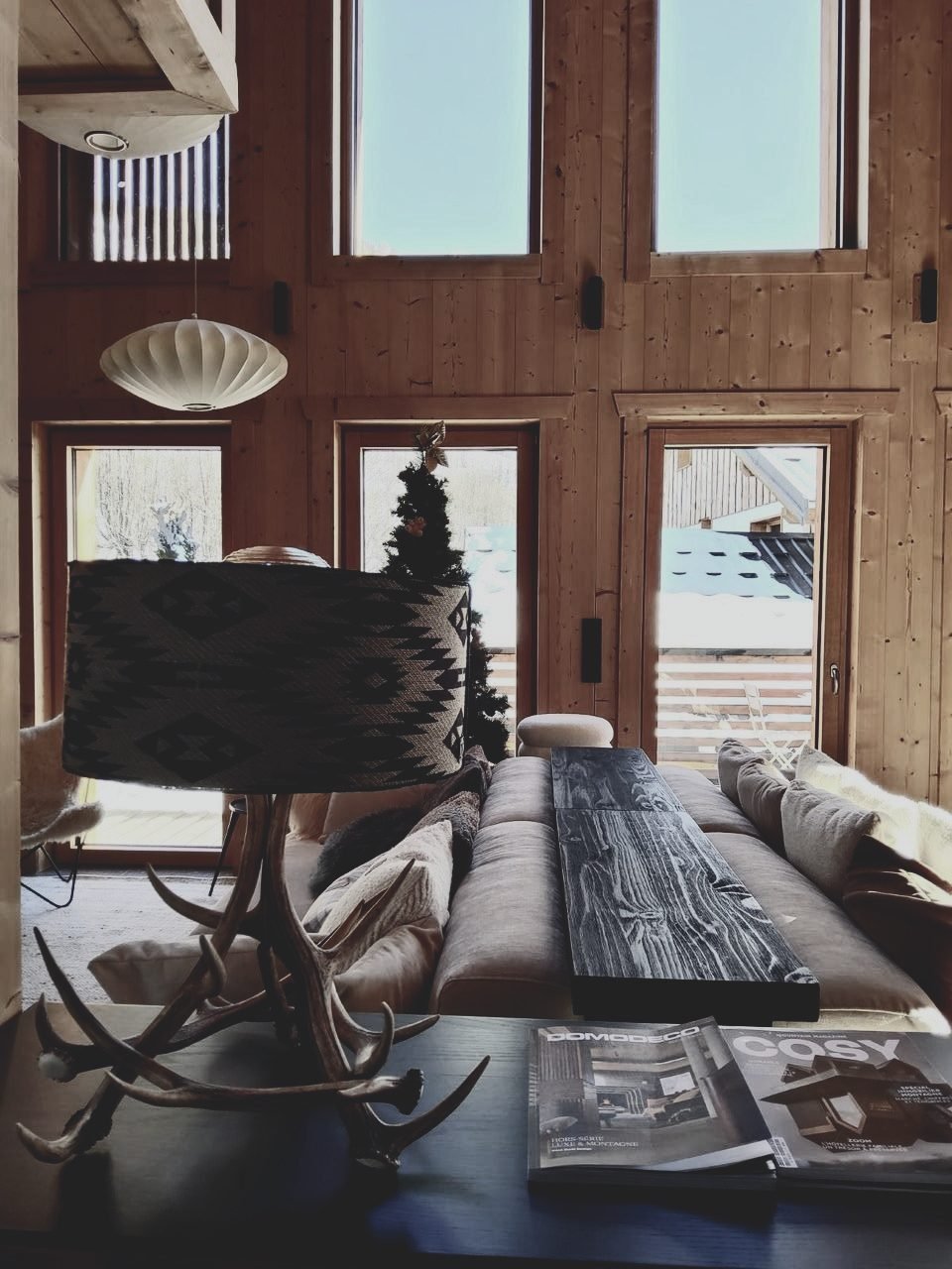 Salon de chalet décoré par Au Chalet