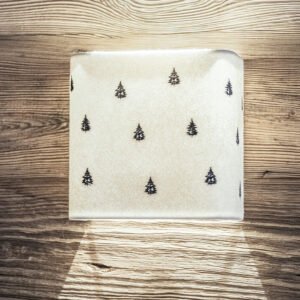 Applique murale brodée, motif sapins