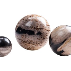 Bolas decorativas de piedra en madera petrificada – Casa Yak